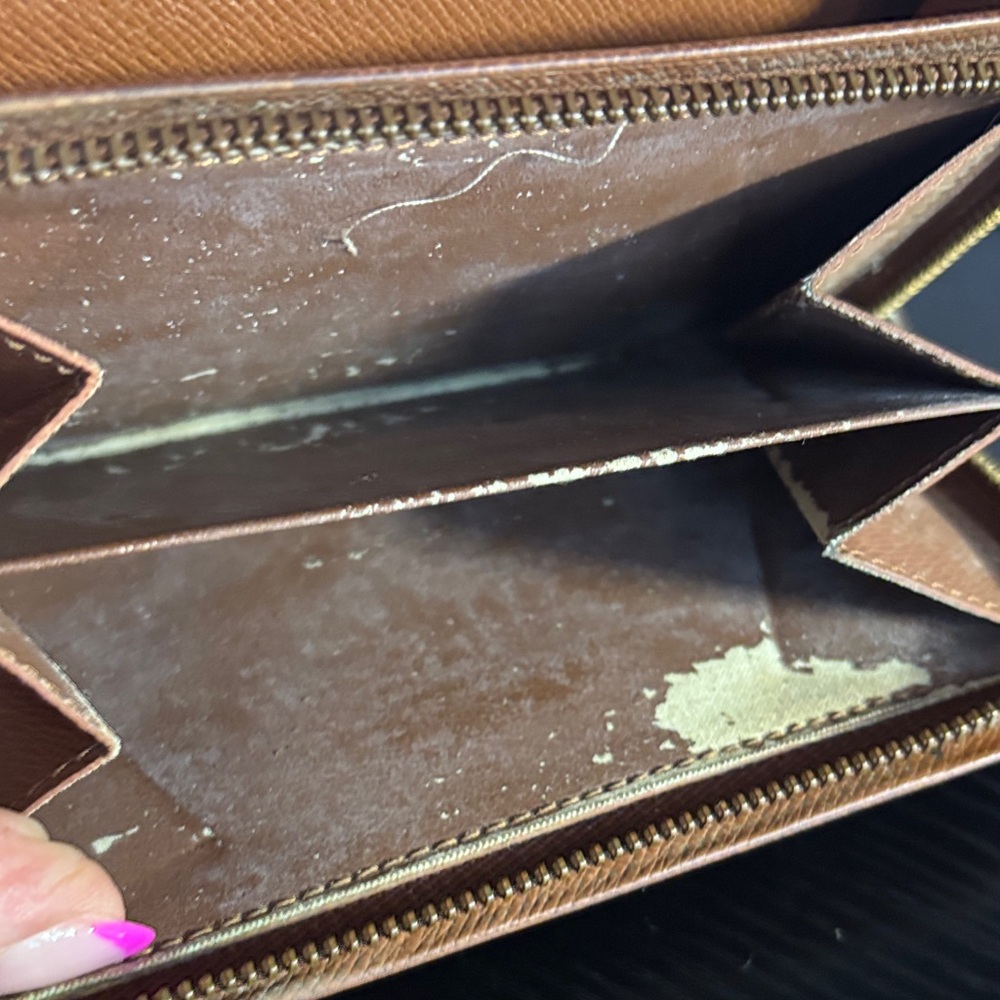 Louis Vuitton Gold and Brown Monogram Wallet - Picture 9 of 17